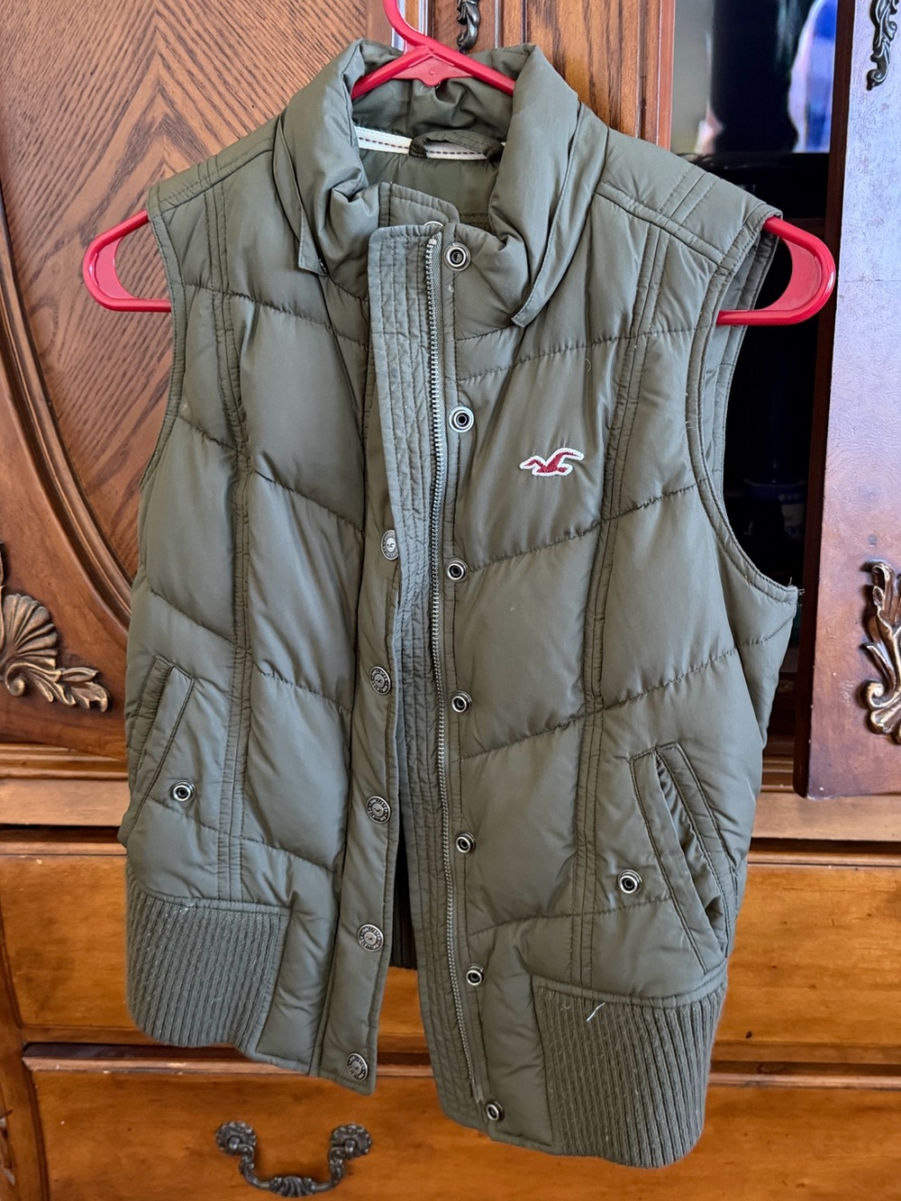 Hollister Olive Green Sleeveless Puffer Vest